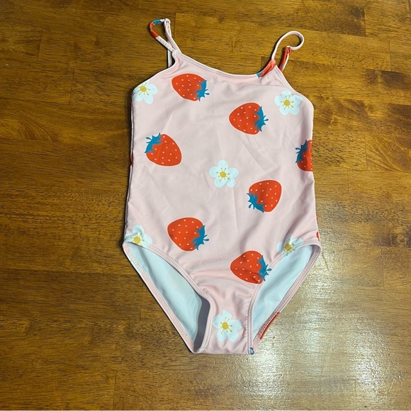 New pink strawberry floral one piece swimsuit size large 6-7 - Picture 1 of 4